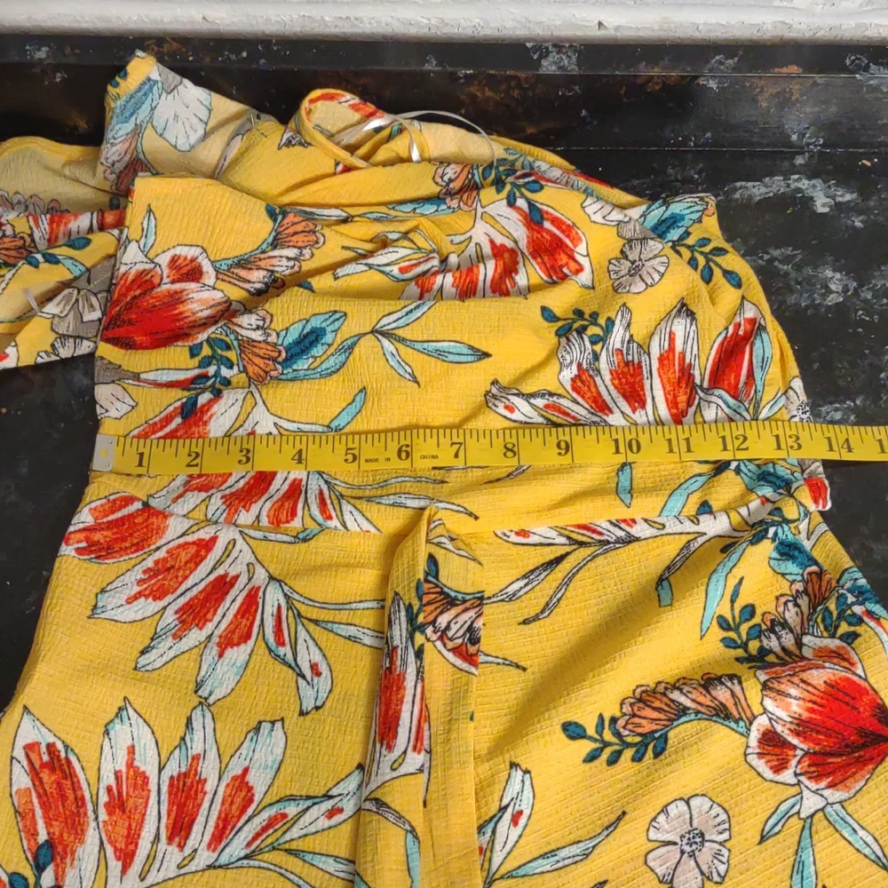 FREE w Bundle Love Tree Yellow Tropical Floral Print Ruffled V-Neck Romper Small